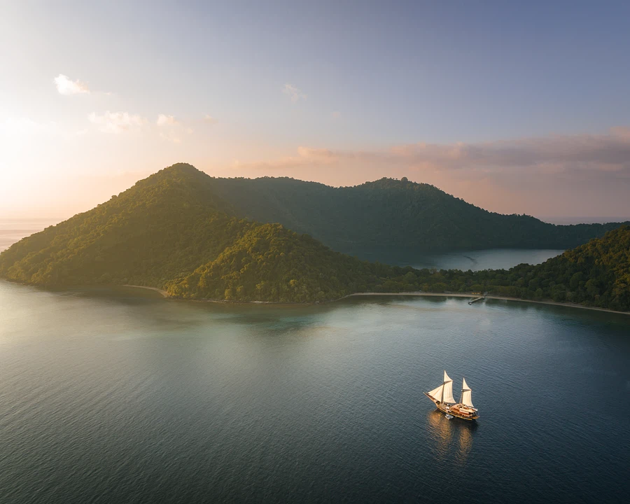 Photo representing bali in ultimate privacy: villas and yachts redefining luxury 