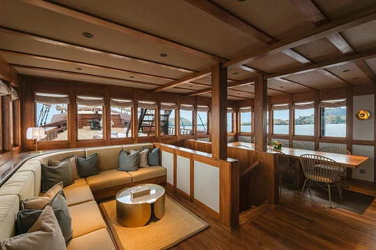 Photo of celestia yacht phinisi