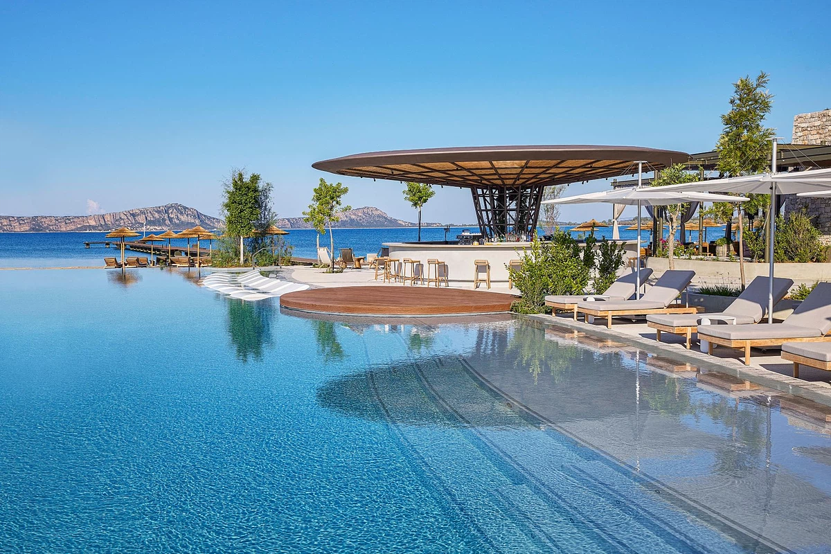 Photo of w costa navarino